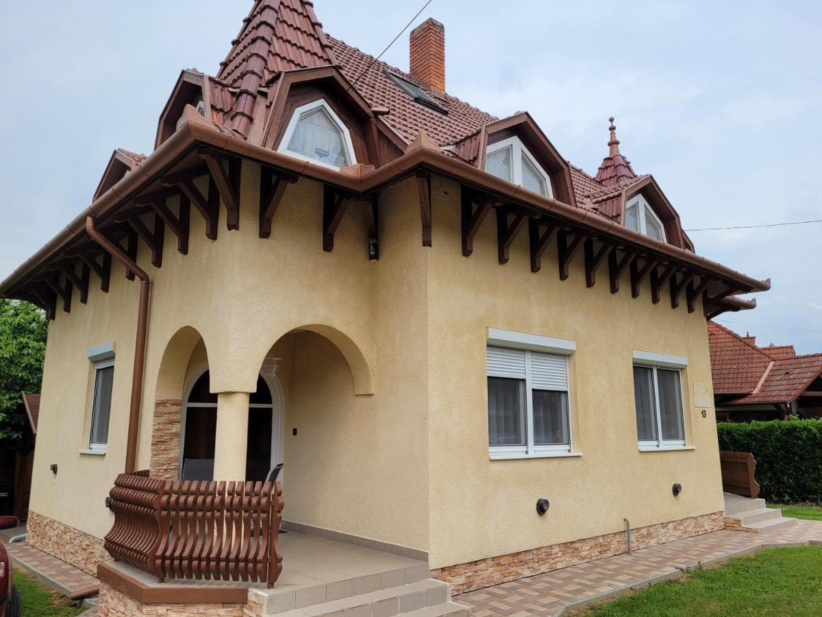 Henrietta Apartmanhaz Apartment Zalakaros Bagian luar foto